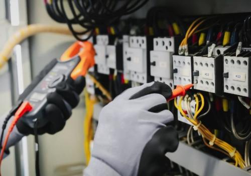 Elektroinstallation. Wartung. Electrics and More